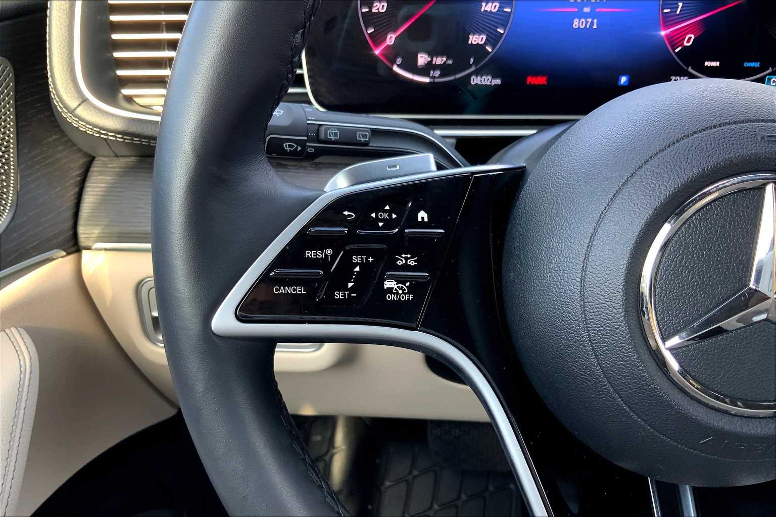 2025 Mercedes Benz GLS 450 4MATIC photo 22