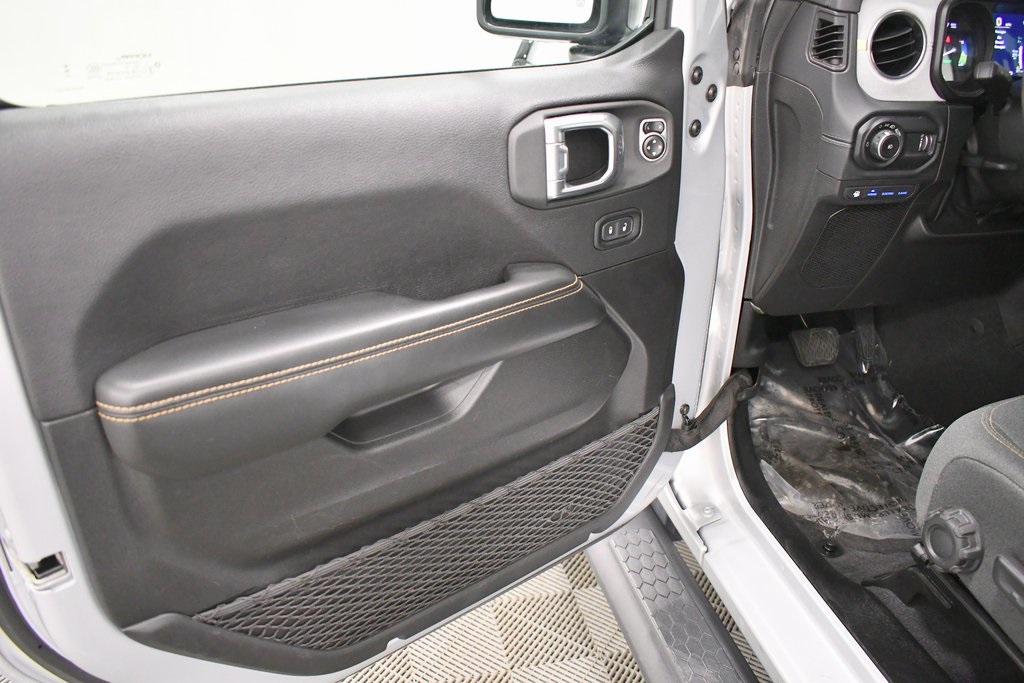 2024 Jeep Wrangler Sahara 4xe photo 12