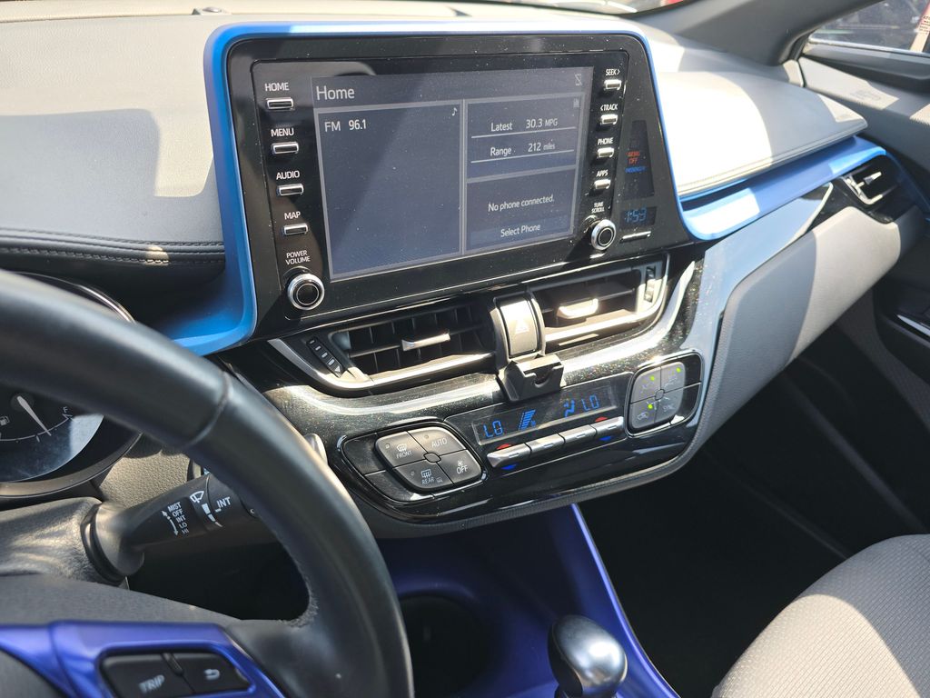 2019 Toyota C-HR XLE photo 21