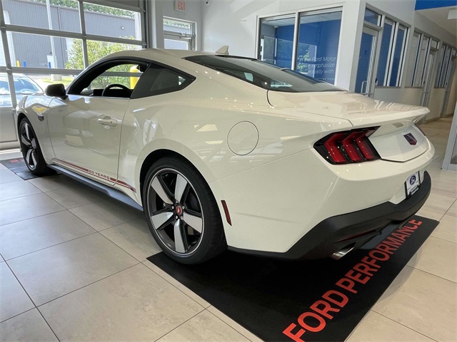 2025 Ford Mustang GT Premium photo 4