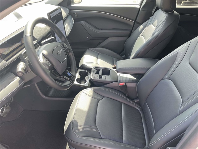 2025 Ford Mustang Mach-E Premium photo 7