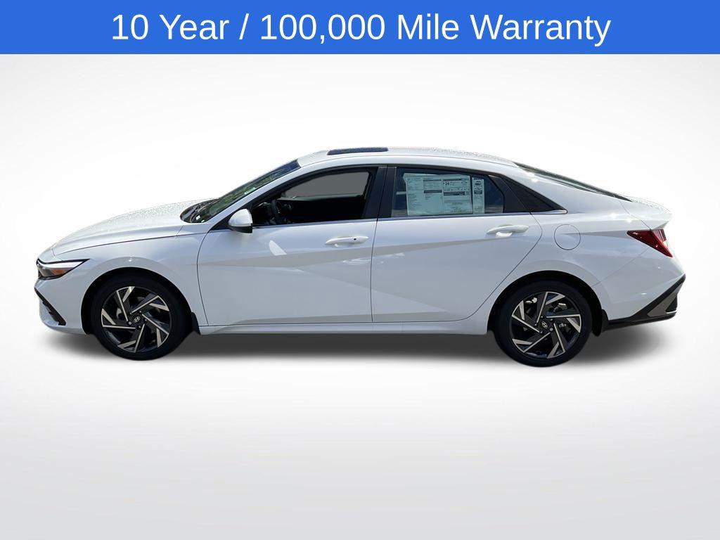 2025 Hyundai Elantra SEL Convenience photo 2
