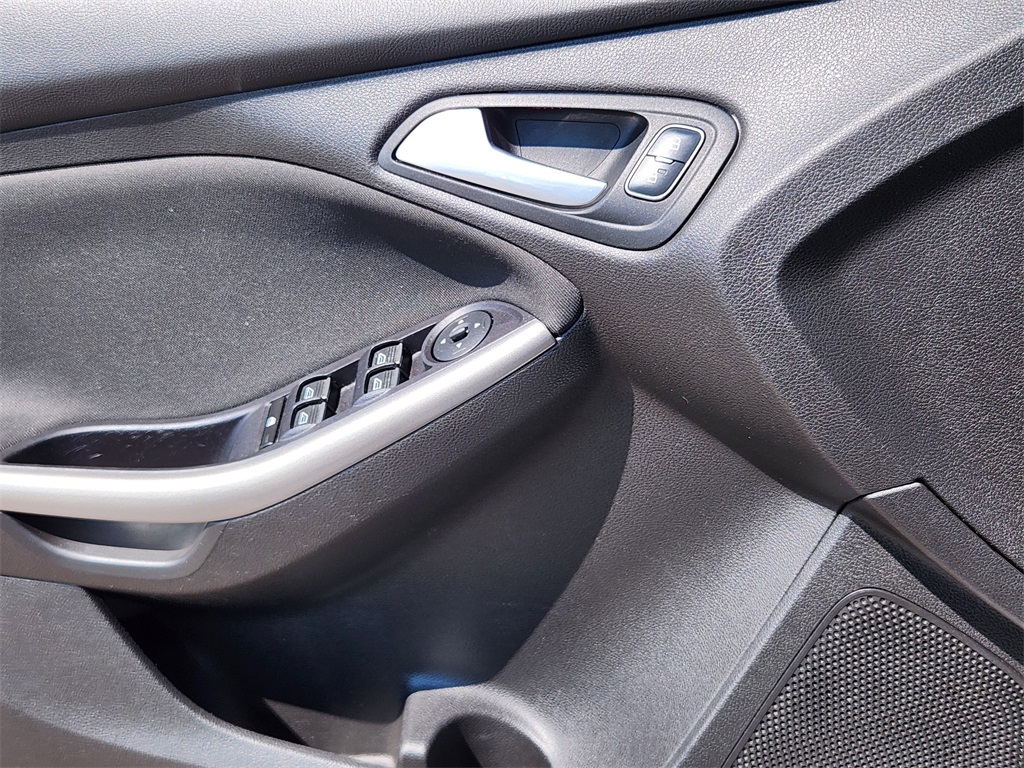 2015 Ford Focus Titanium photo 6