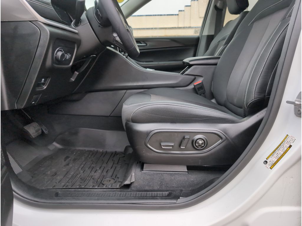 2023 Jeep Grand Cherokee Laredo photo 26