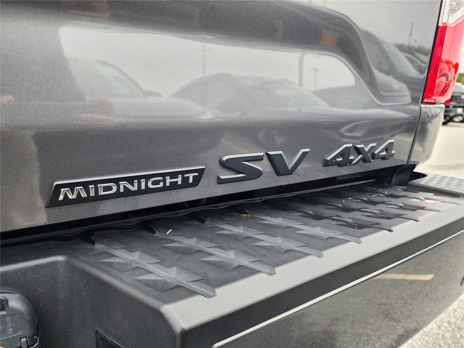 2024 Nissan Titan SV photo 4