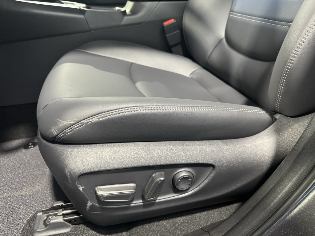 2025 Toyota RAV4 XLE Premium photo 30