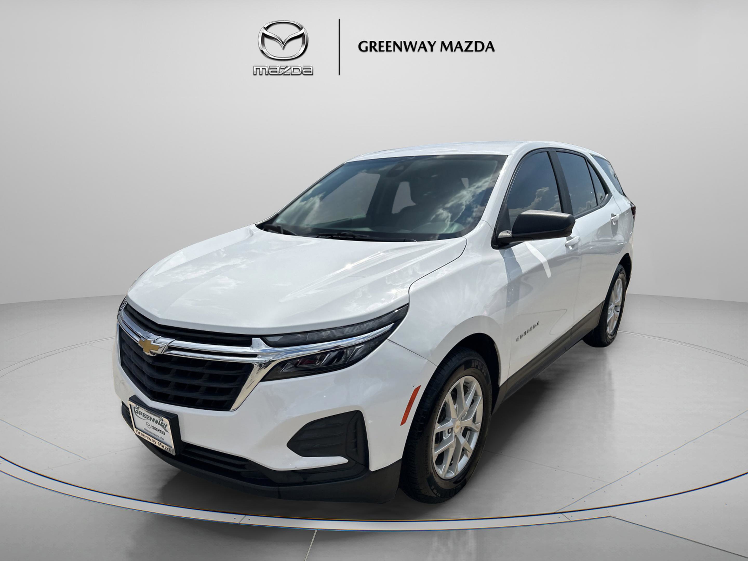 2022 Chevrolet Equinox LS photo 3