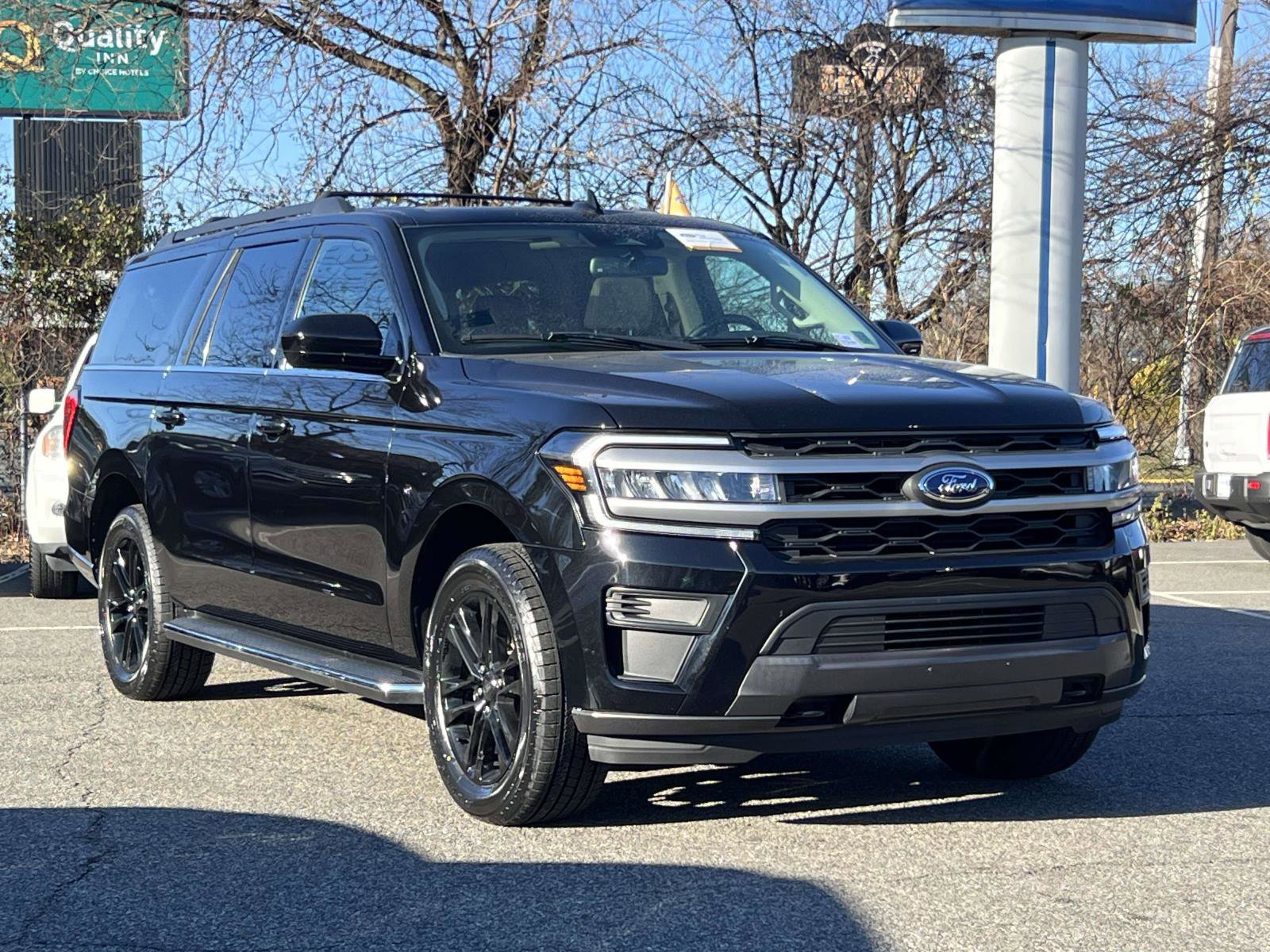 2022 Ford Expedition XLT's photo