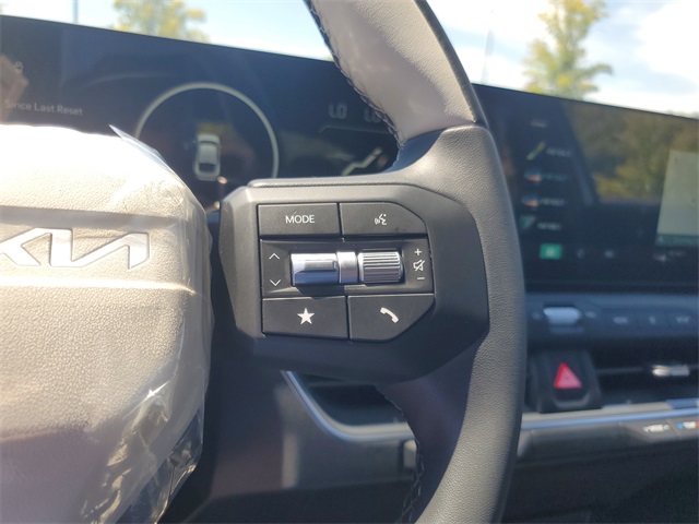 2025 Kia K4 GT-Line photo 18