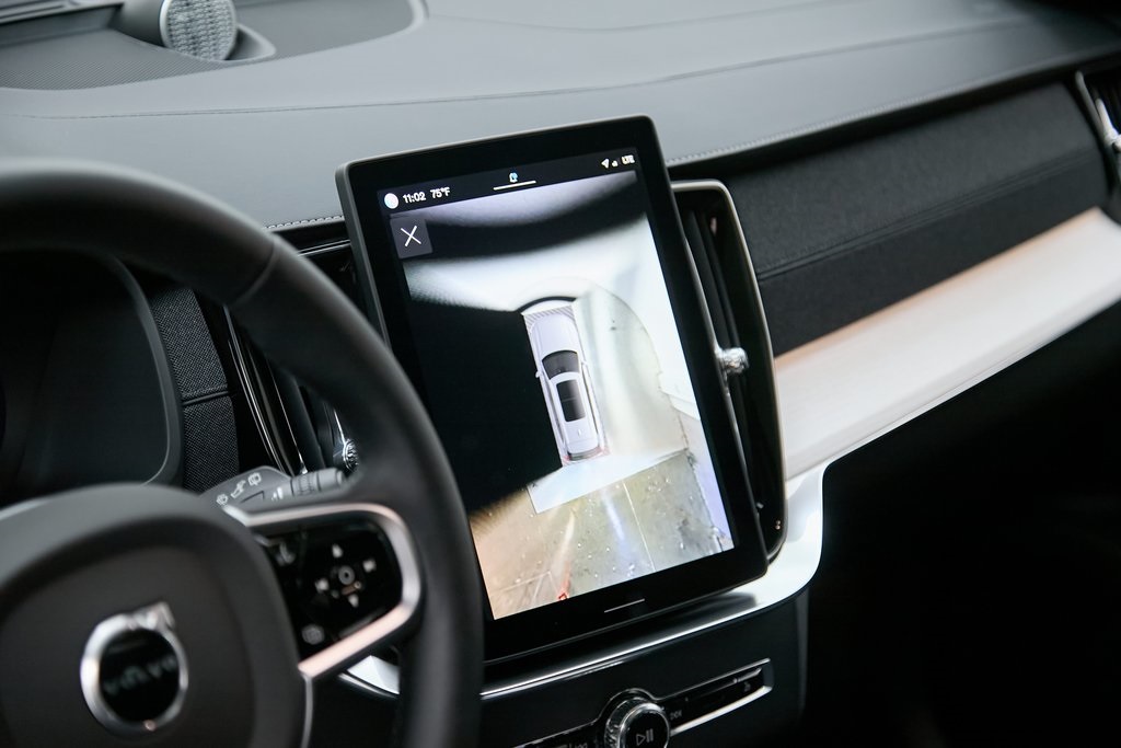 2025 VOLVO XC90 - Image 13