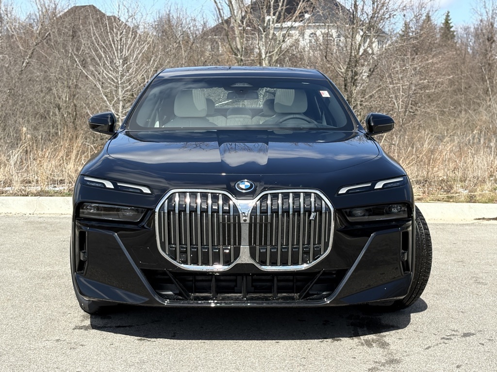 2025 Bmw i7 xDrive60 photo 2