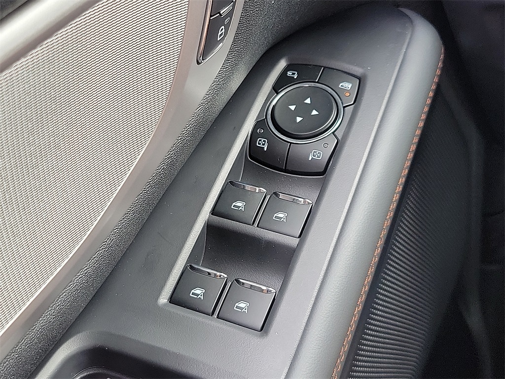 2025 Ford Expedition photo 13