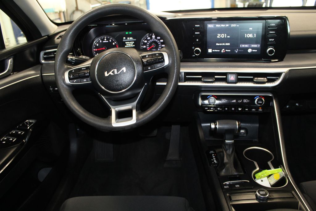 2023 Kia K5 LXS photo 18