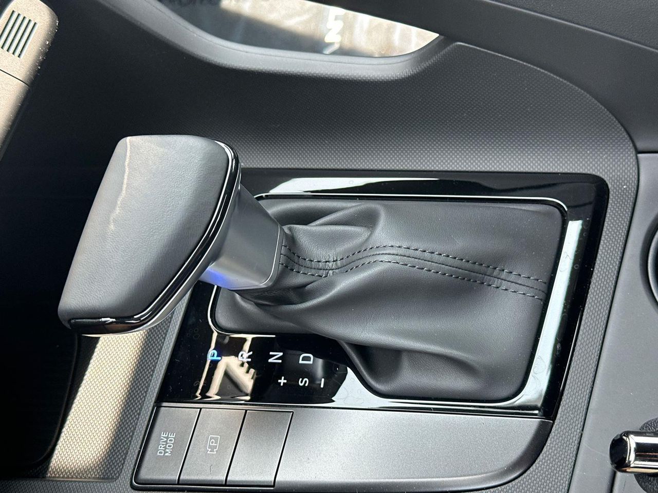 2025 Hyundai Elantra SEL Sport photo 20