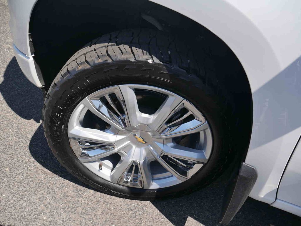 2024 Chevrolet Silverado 1500 High Country photo 9