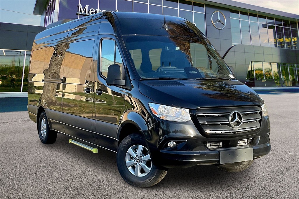2026 Mercedes-Benz Sprinter Passenger Van Base's photo
