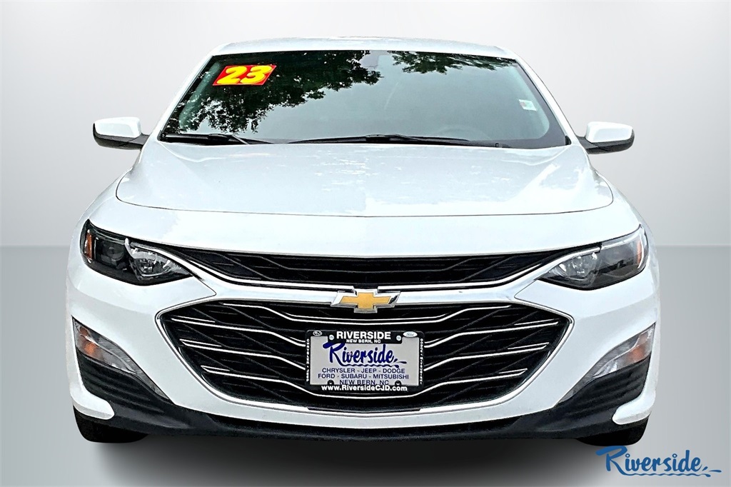 2023 Chevrolet Malibu 1LT photo 2