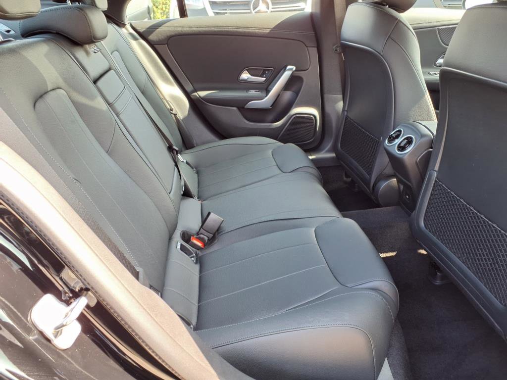 2025 Mercedes Benz CLA 250 4MATIC photo 17