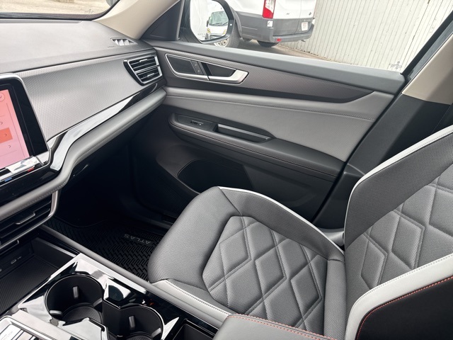 2025 Volkswagen Atlas Peak Edition SE photo 19
