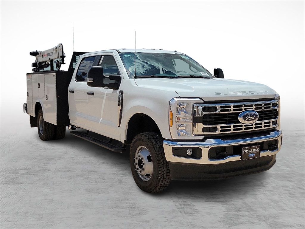 2024 Ford F-350 Super Duty Chassis Cab XL's photo