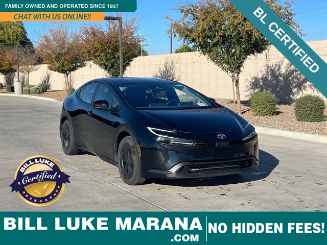 2025 Toyota Prius LE's photo