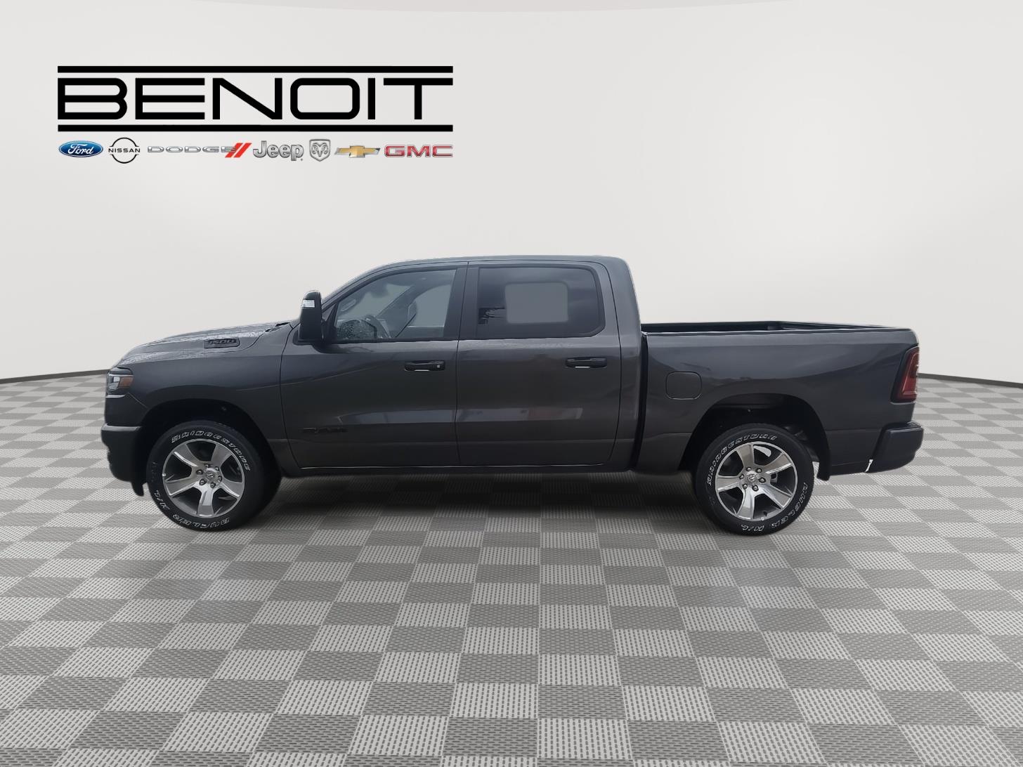 2025 Ram 1500 Tradesman photo 6