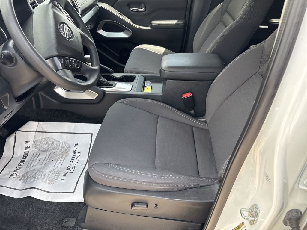 2022 Nissan Frontier SV photo 5