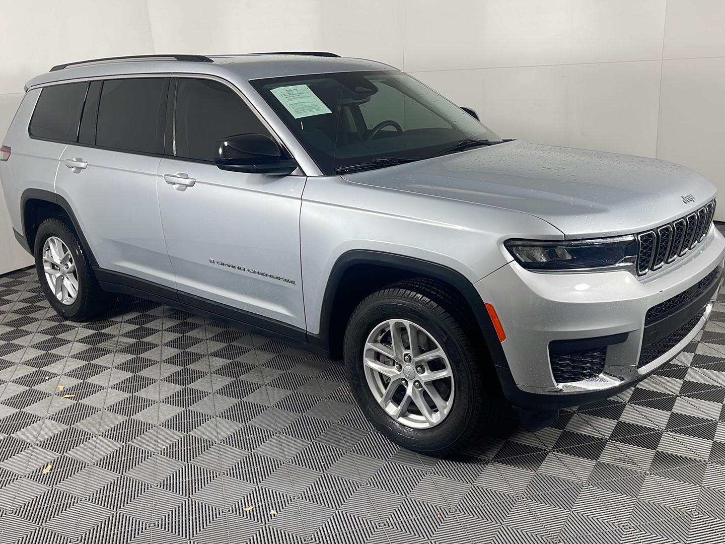 2021 Jeep Grand Cherokee Laredo photo 4