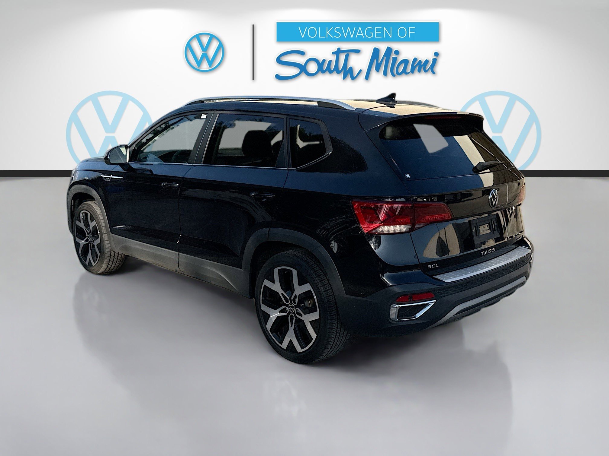 2022 Volkswagen Taos SEL photo 3