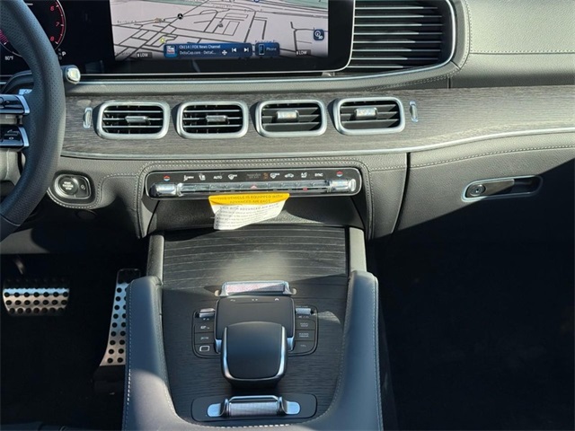 2026 Mercedes Benz GLS 450 4MATIC photo 9