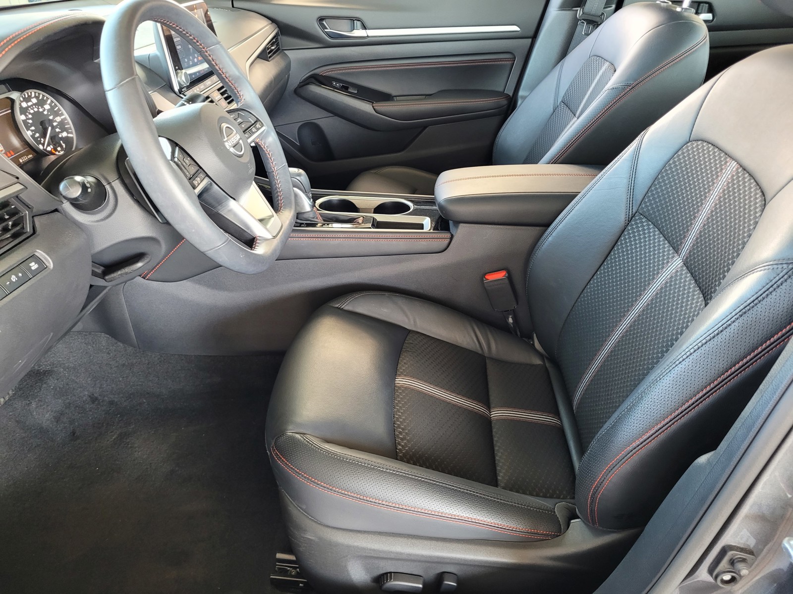 2023 Nissan Altima 2.5 SR photo 16