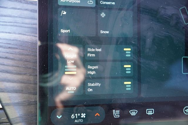 2023 Rivian R1S Adventure photo 26