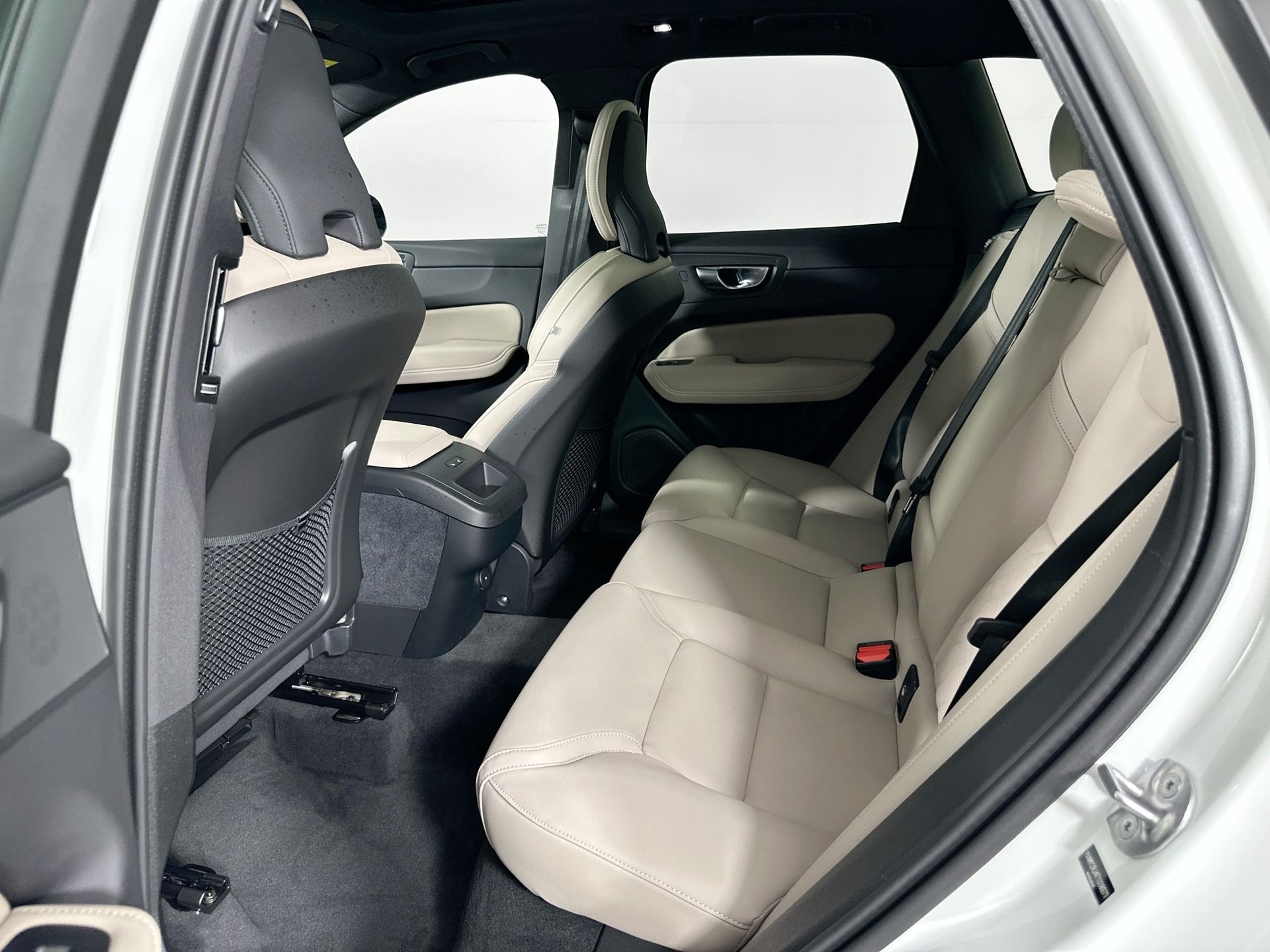 2026 Volvo XC60 B5 Core photo 19