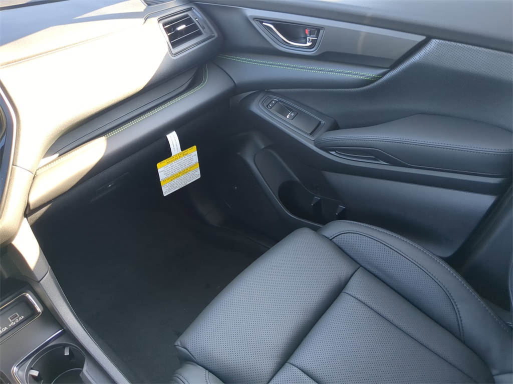 2025 Subaru Ascent Onyx Edition Touring photo 16