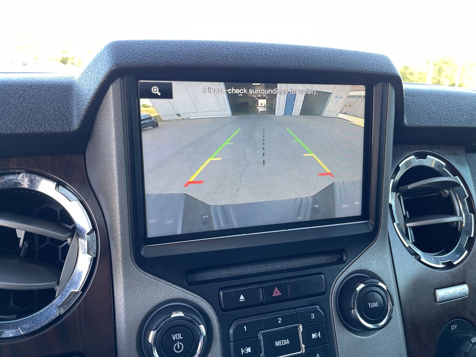 2016 Ford F-250 Lariat photo 12