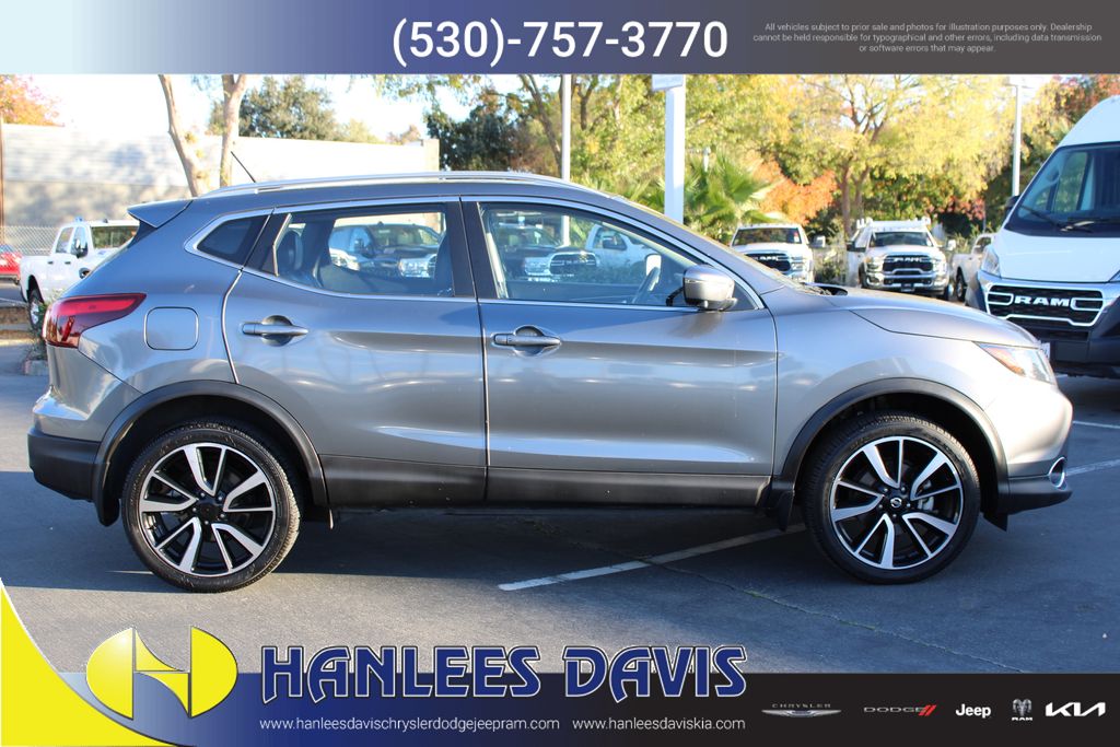 2017 Nissan Rogue Sport SL photo 3