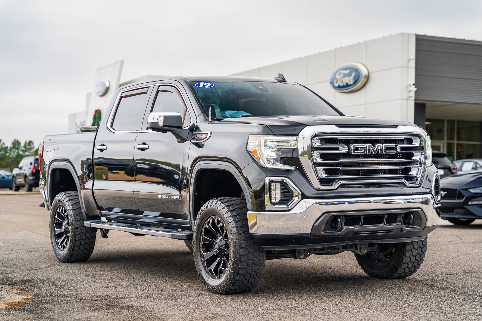 2019 GMC Sierra 1500 SLT's photo