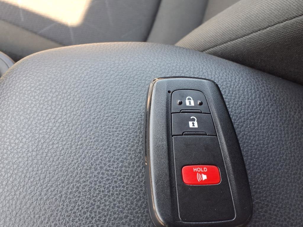2024 Toyota RAV4 Hybrid XLE photo 13