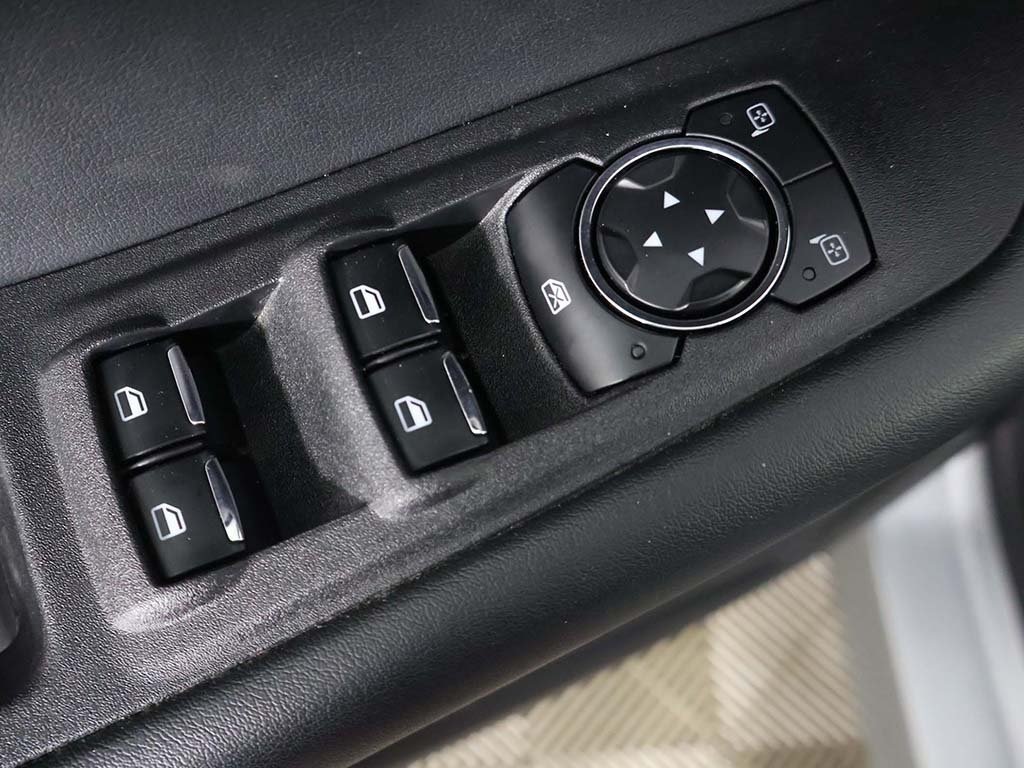 2024 Ford Edge SEL photo 31