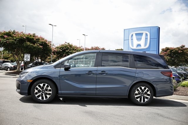 2026 Honda Odyssey EX-L photo 3