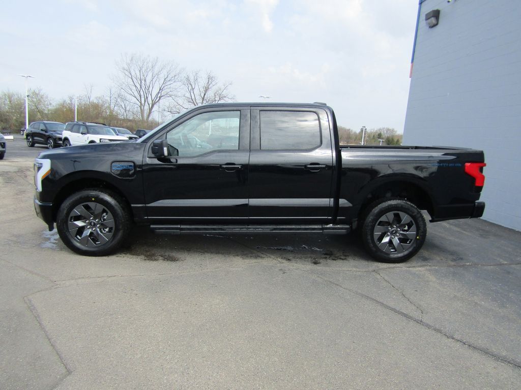 2025 Ford F-150 Lightning photo 2