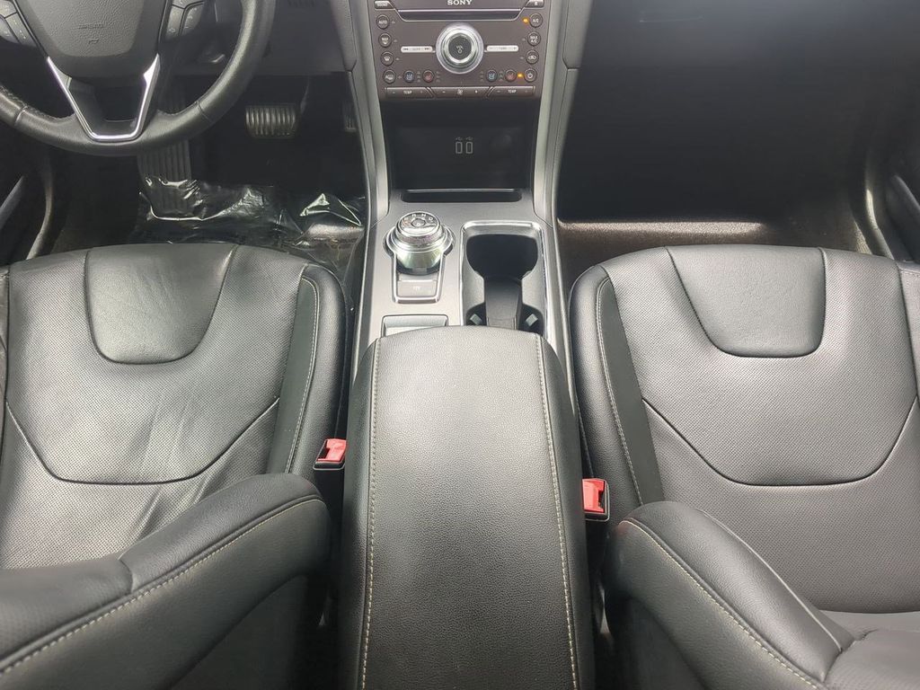 2020 Ford Fusion Titanium photo 17