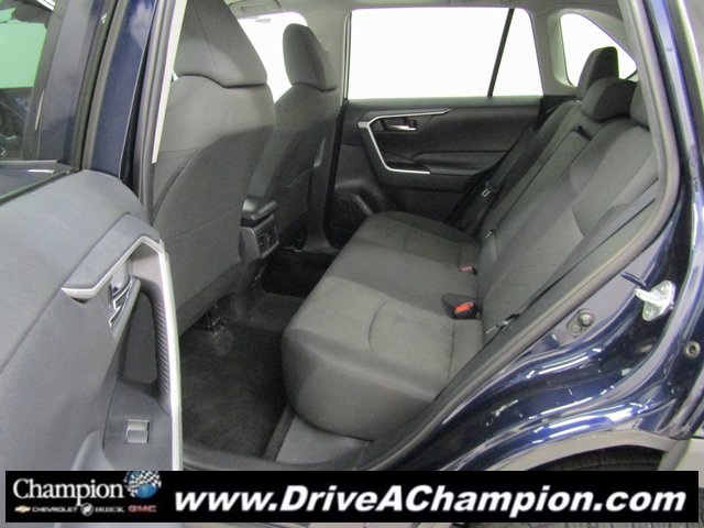 2021 Toyota RAV4 XLE photo 15