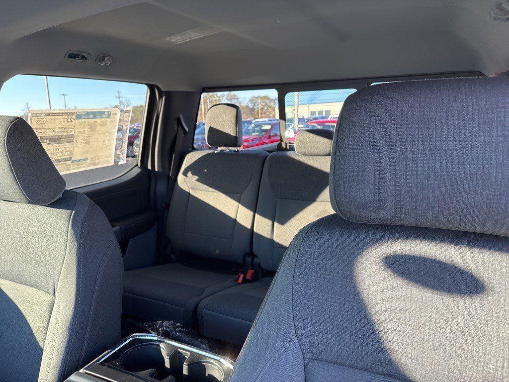 2025 Ford F-150 XLT photo 4