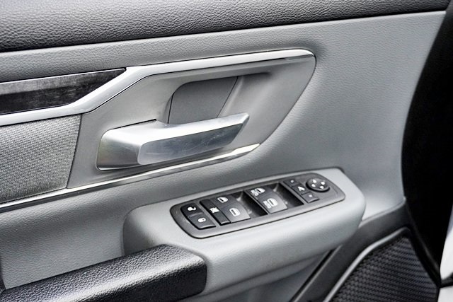 Used 2022 White Ram Big Horn/Lone Star image 22