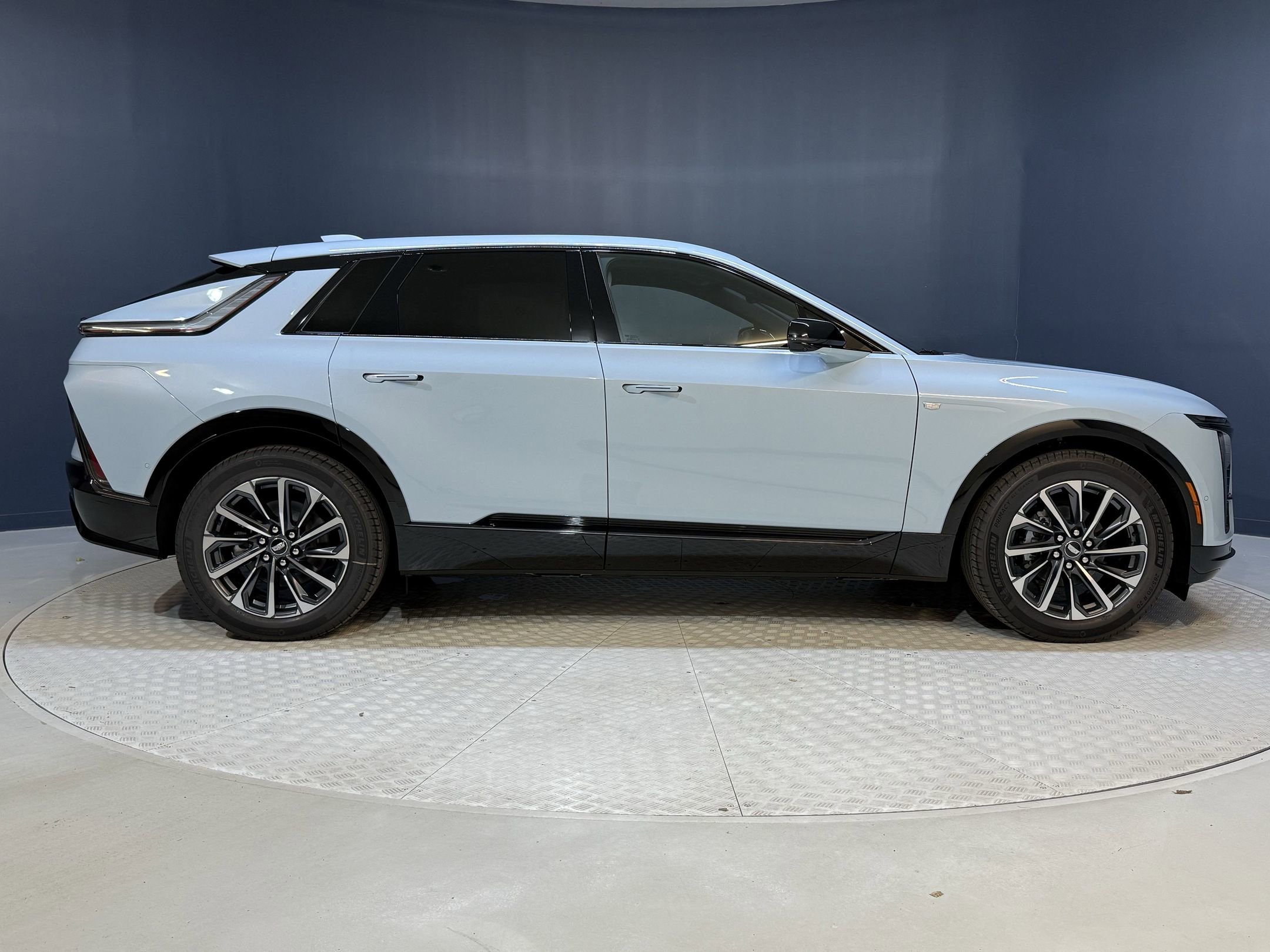 2025 Cadillac Lyriq Sport photo 8