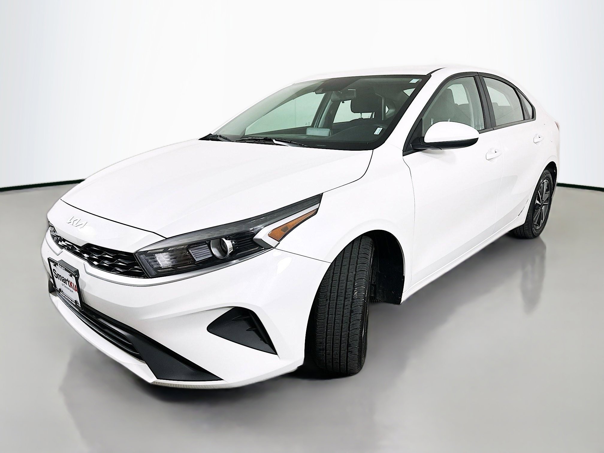 2023 Kia Forte LXS photo 3