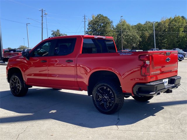 2025 Chevrolet Silverado 1500 Custom Trail Boss photo 2