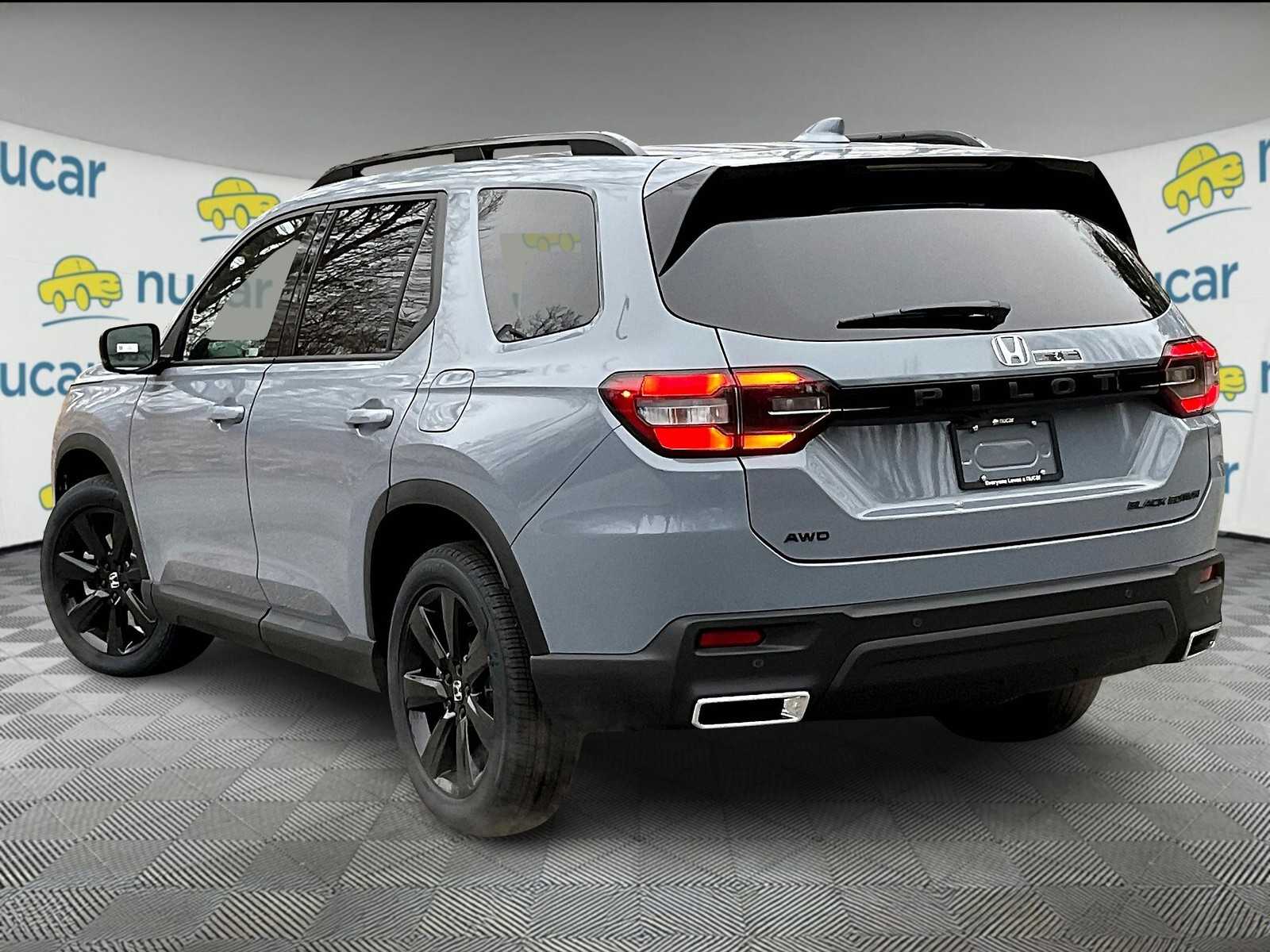 2025 Honda Pilot Black Edition photo 4