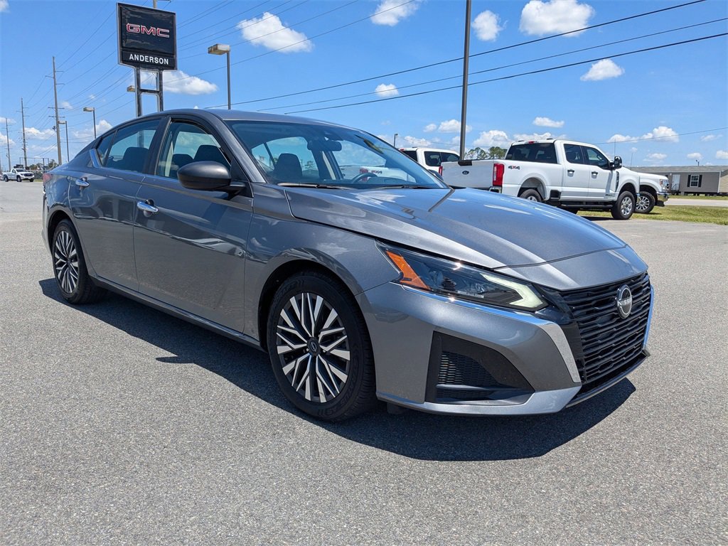 2024 Nissan Altima 2.5 SV photo 2